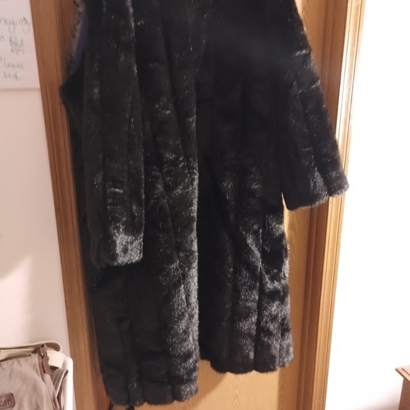 Dennis Basso Black Faux Fur Coat - Picture 4 of 6